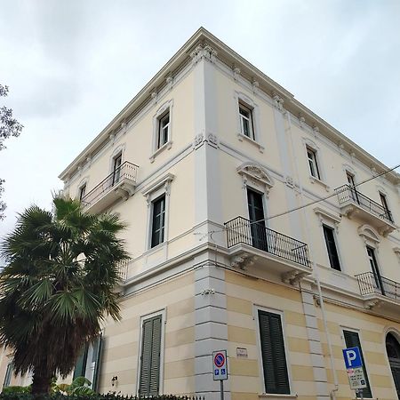 Palazzo Castellano Bed and Breakfast Lecce Eksteriør billede