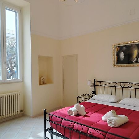 Palazzo Castellano Bed and Breakfast Lecce Eksteriør billede